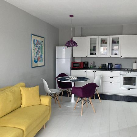 Apartamentul Max, Practic Si Confortabil Орадя Экстерьер фото